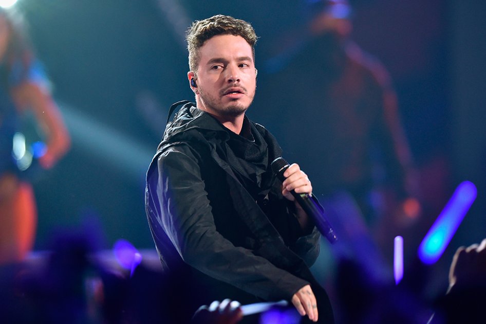 J Balvin estrena «Ginza» en los Premios Juventud