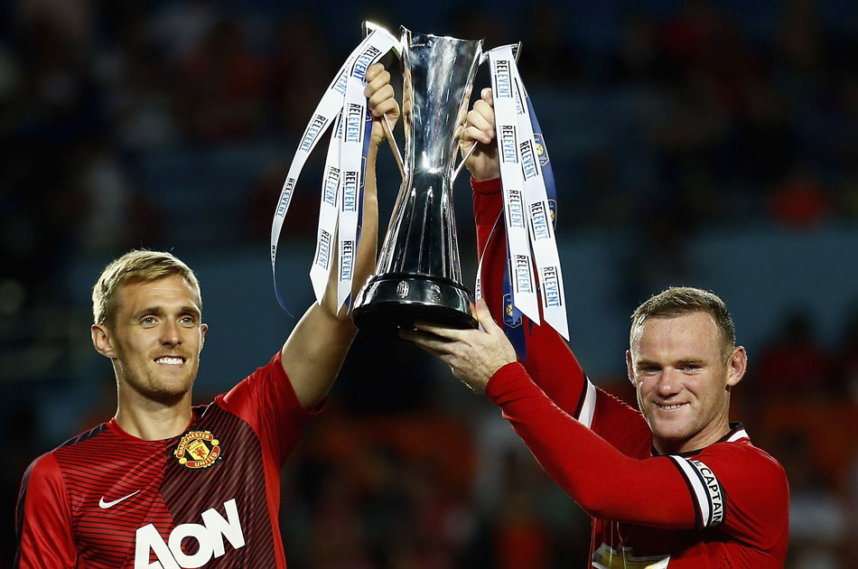 Manchester United venció 3-1 a Liverpool y se quedó con la Copa Guinness