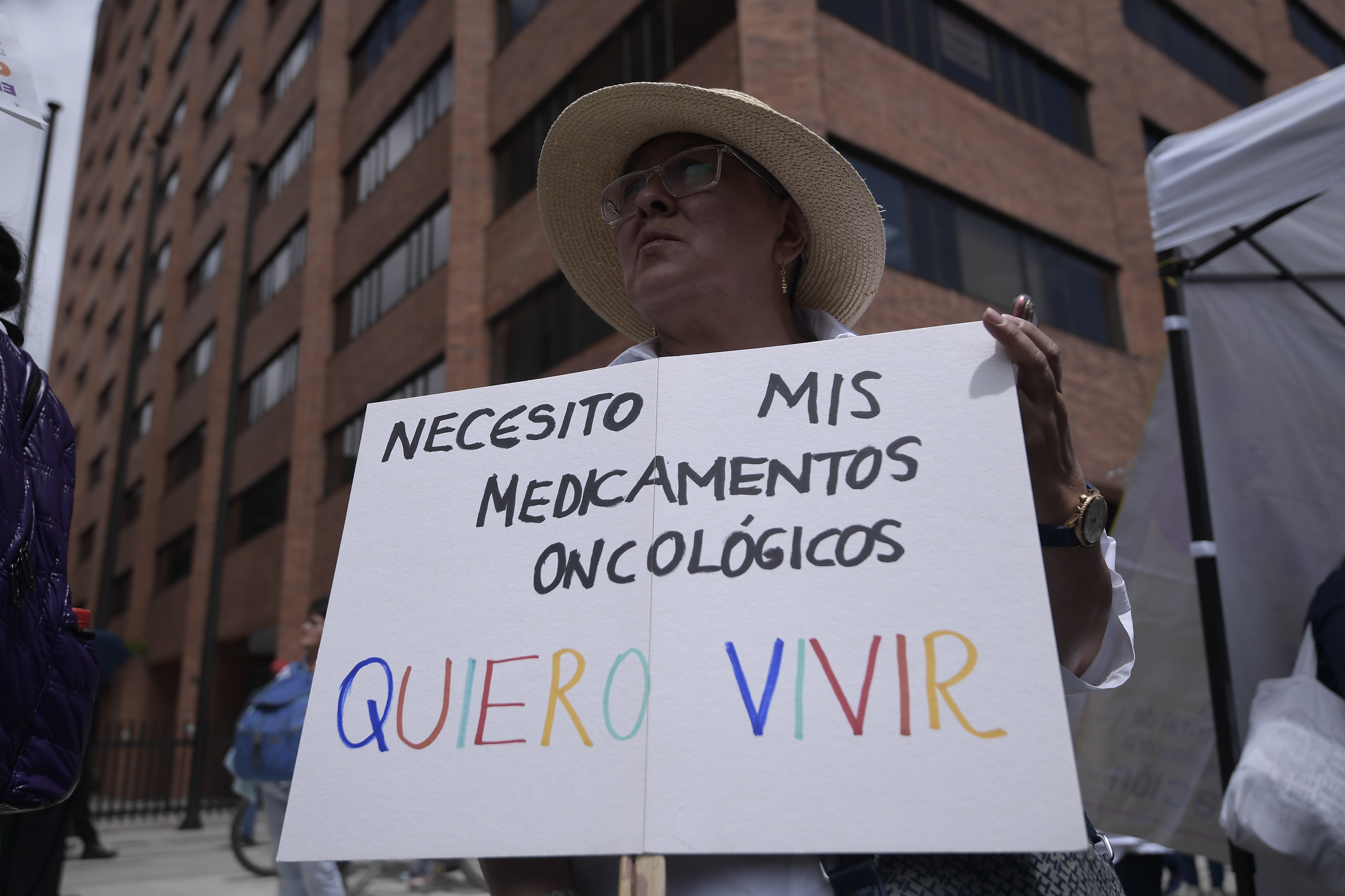 Cerca de 700 maestros protestaron a las afueras de la Fiduprevisora por las falencias que persisten en su régimen especial de salud.