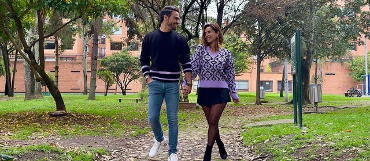 Novio de Carmen Villalobos le dedica un tierno mensaje y le da romántico beso