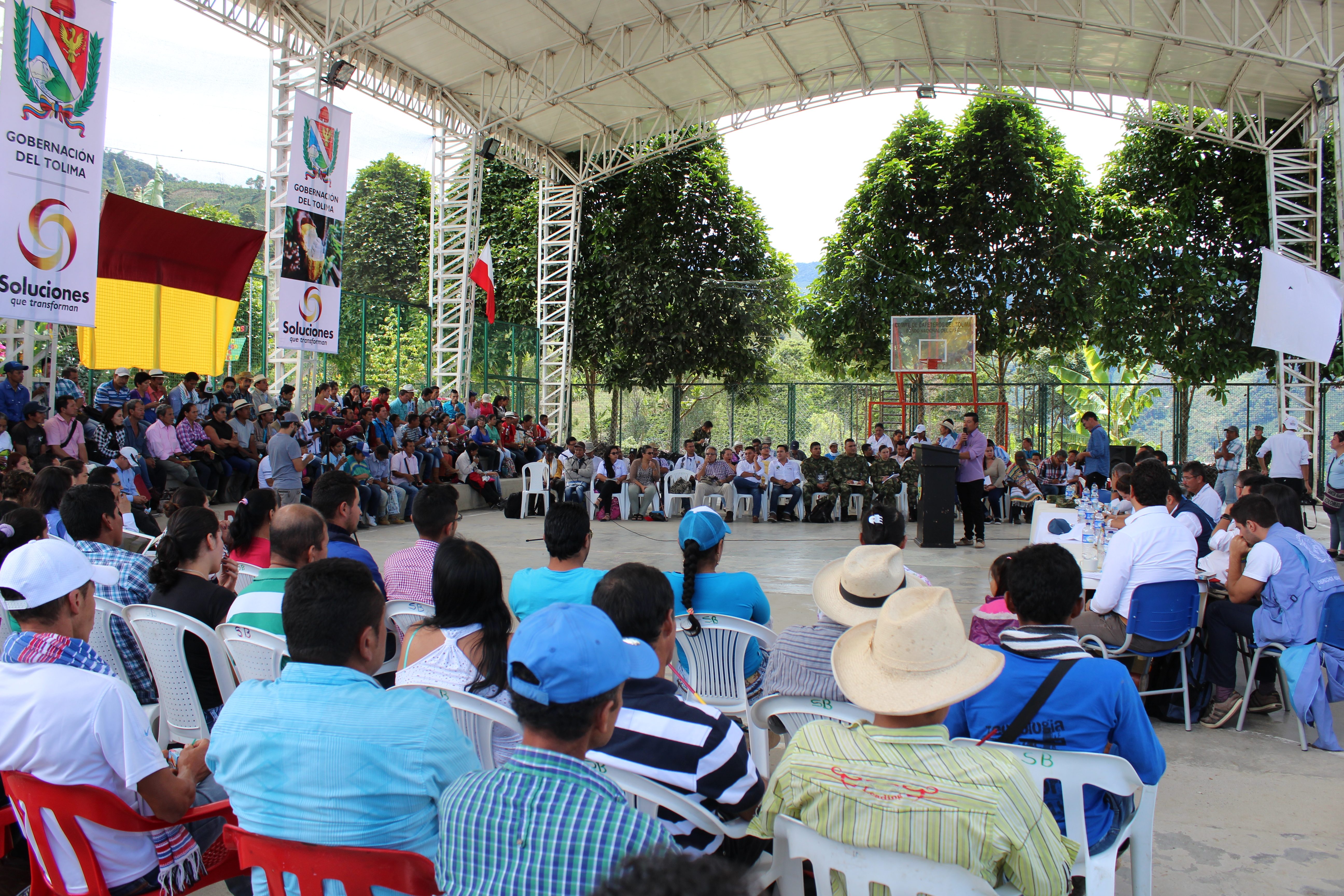 Entrega de dotación en Tolima.