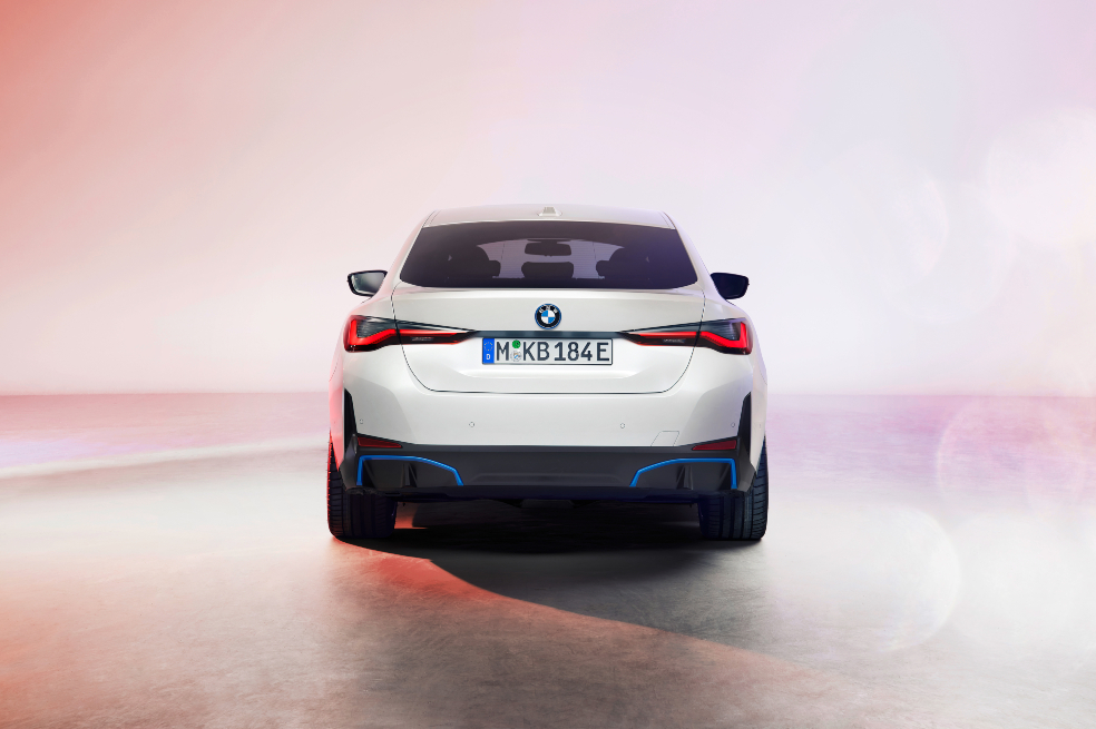 BMW i4.