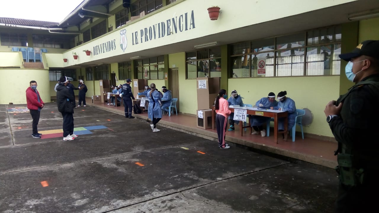 Cerró con éxito la jornada electoral atípica en cuatro municipios del país