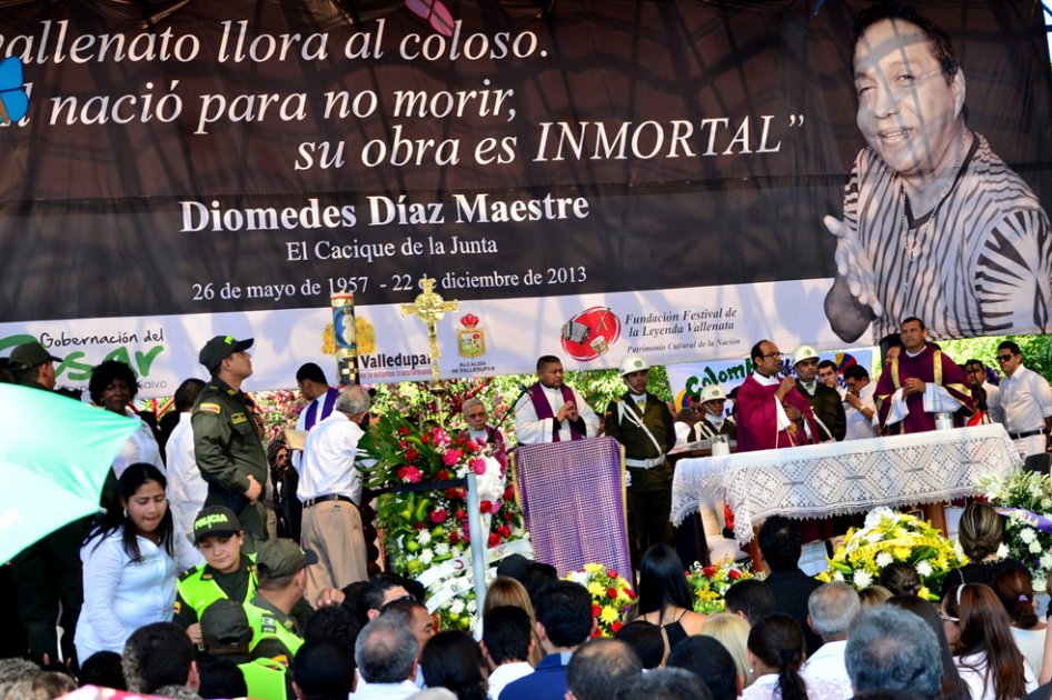 Fotografía cedida por el diario El Heraldo del funeral público del cantautor colombiano Diomedes Díaz./ EFE