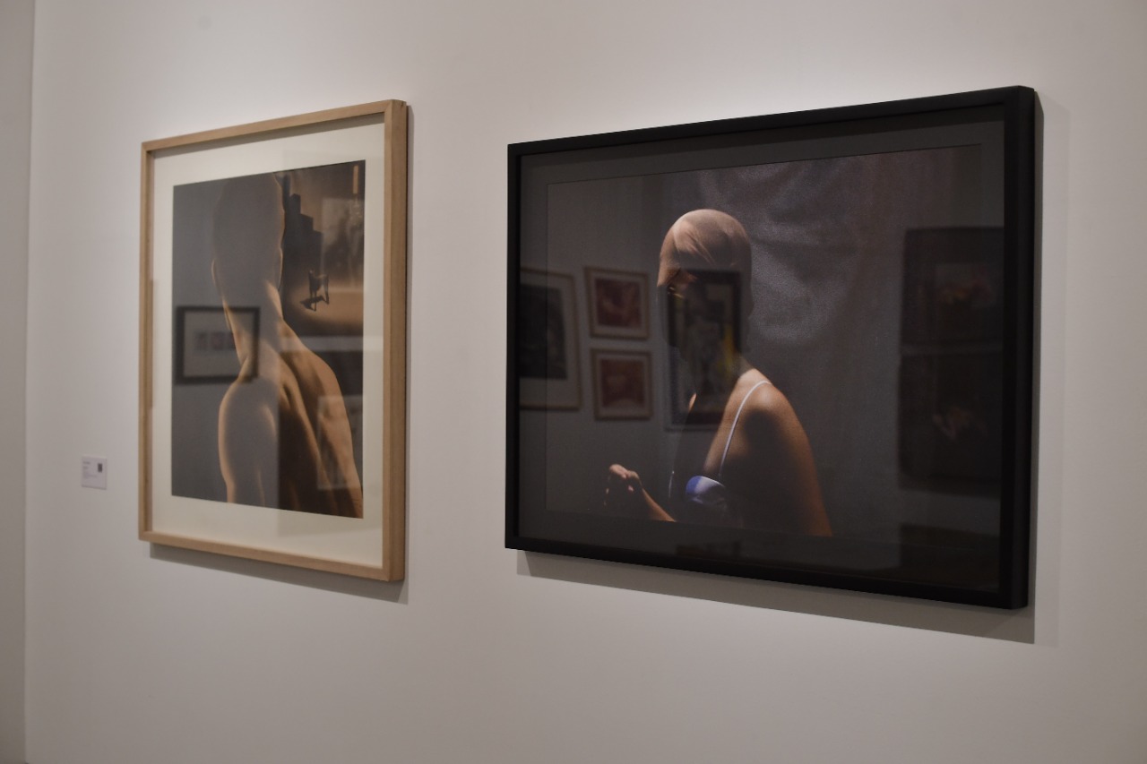 Obras exhibidas en la exposición “En el Jardín de Epicuro”. La muestra está inspirada en el espacio que el filósofo Epicuro creó a las afueras de Atenas, en donde admitía a personas de toda clase: “mujeres, esclavos, prostitutas, seres virtuosos y disolutos”.