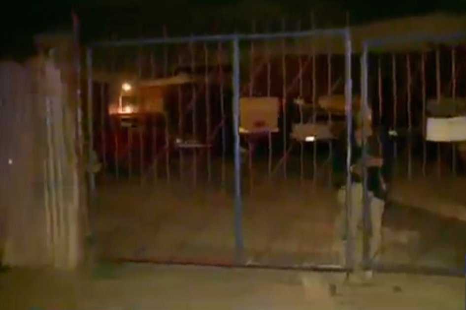 Investigan robo de siete carros de un parqueadero