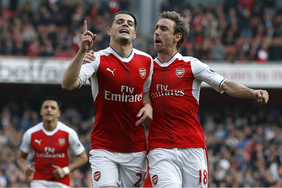 En el clásico de la Premier, Arsenal derrotó al Manchester United