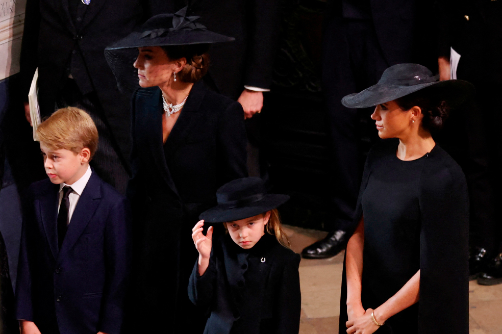 Así le rindió homenaje la princesa Carlota con sus joyas a la Reina Isabel II