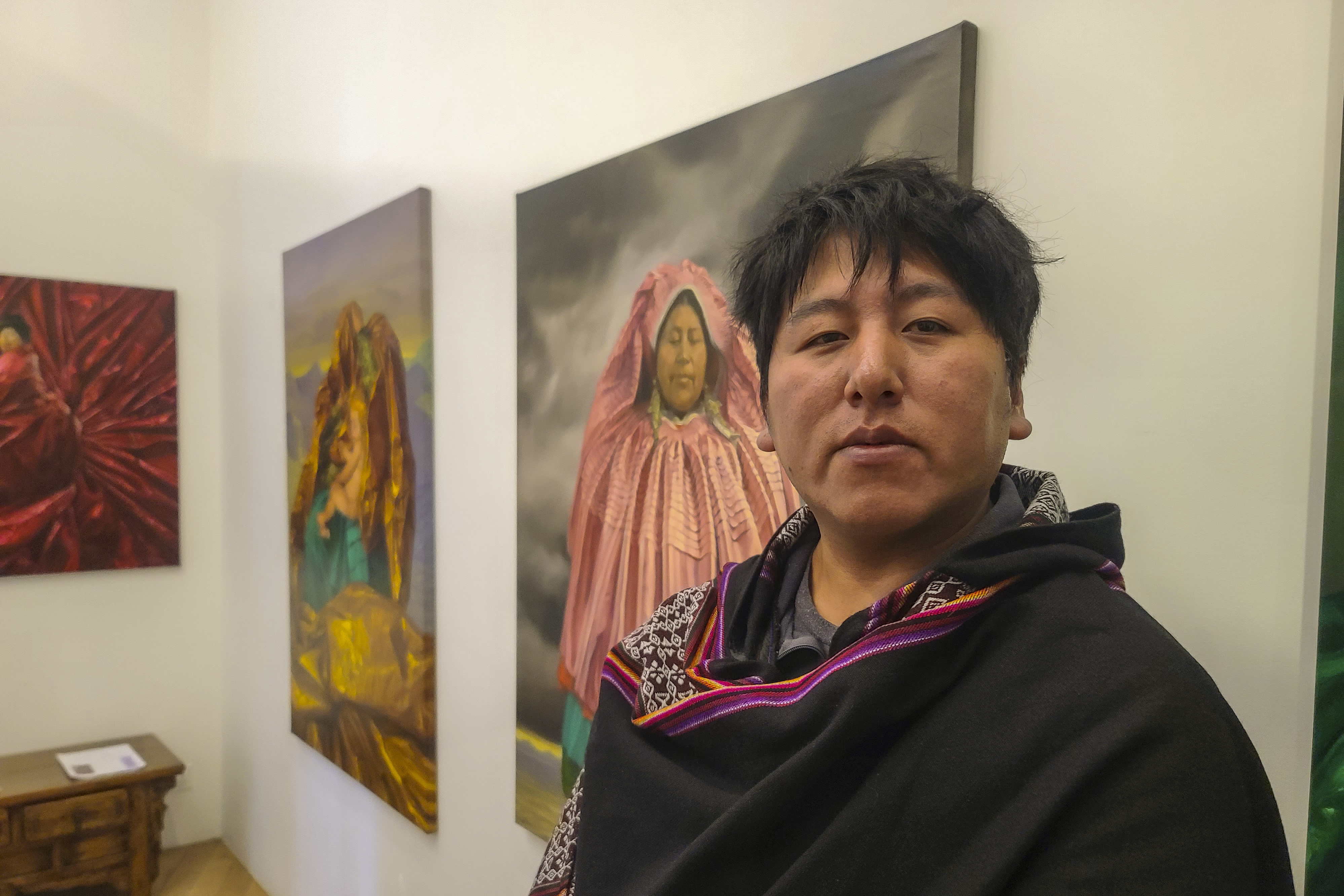 El artista aimara Cristian Laime lleva a París el cruce de la Pachamama y la globalización