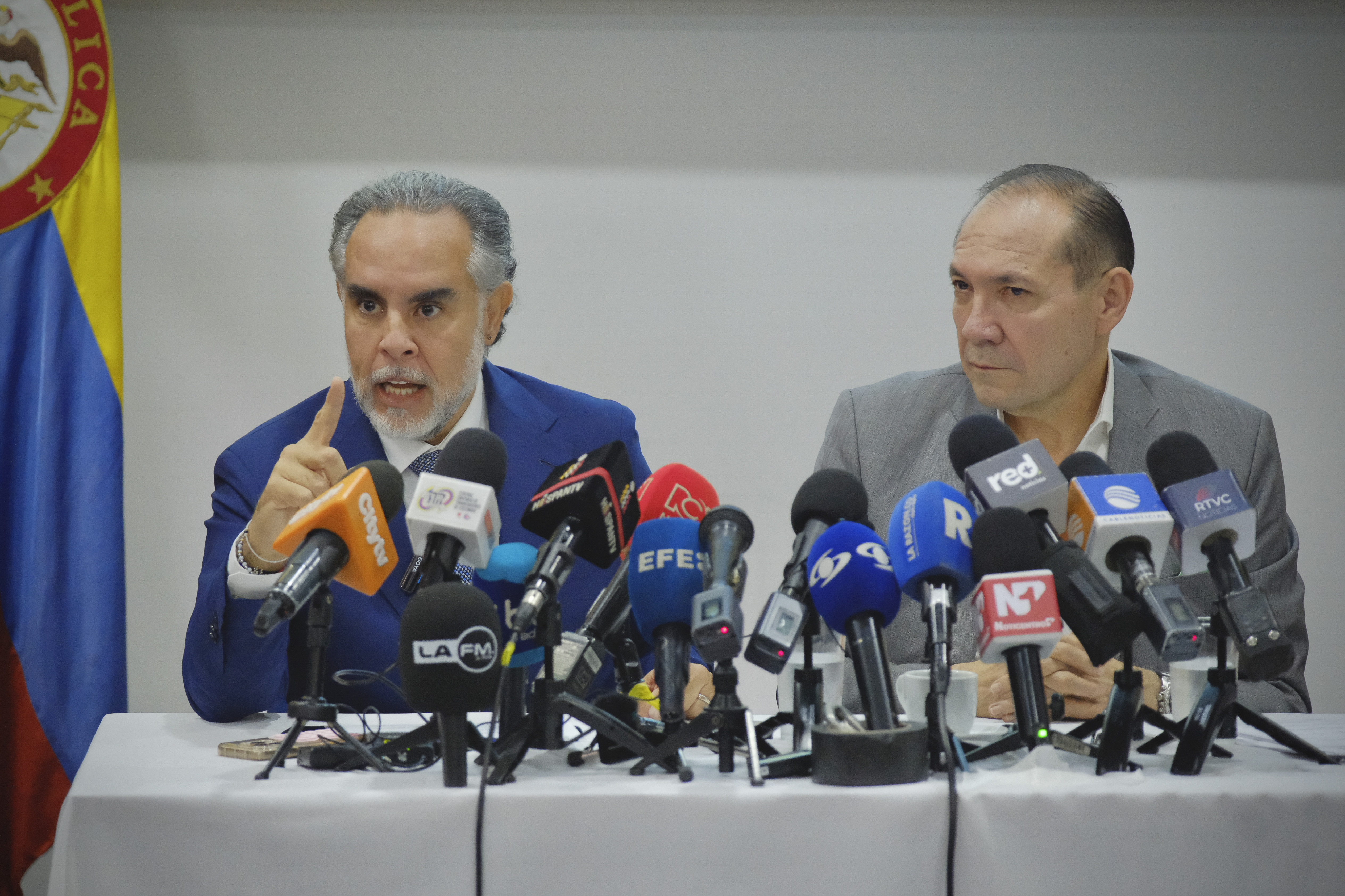 Congreso busca esquivar consulta popular y habla de llegar a consensos con Petro
