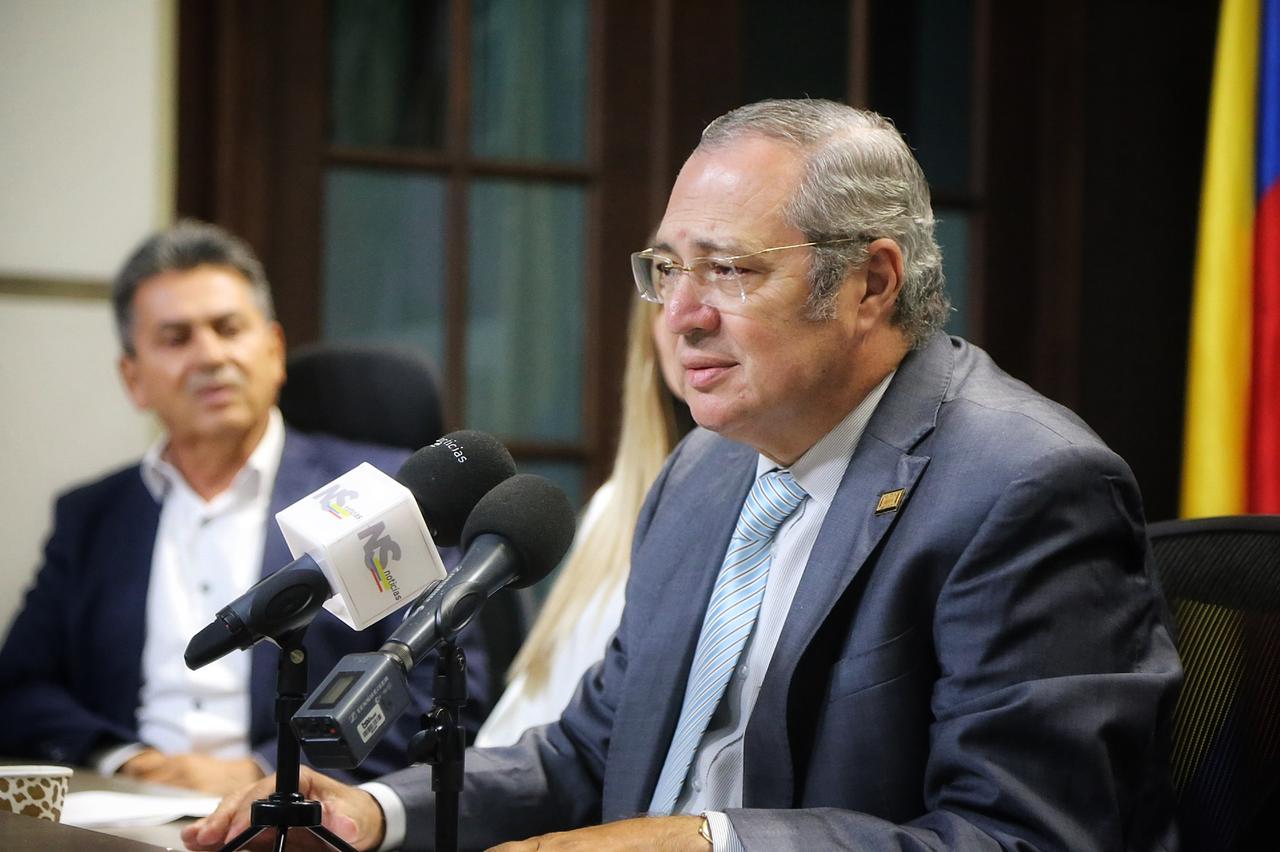 Senador Iván Name se va para el lado de Rodolfo Hernández