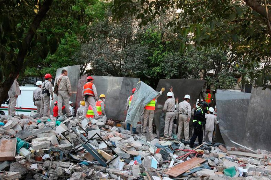 Asciende a 34 la cifra de muertos por explosión en Pemex