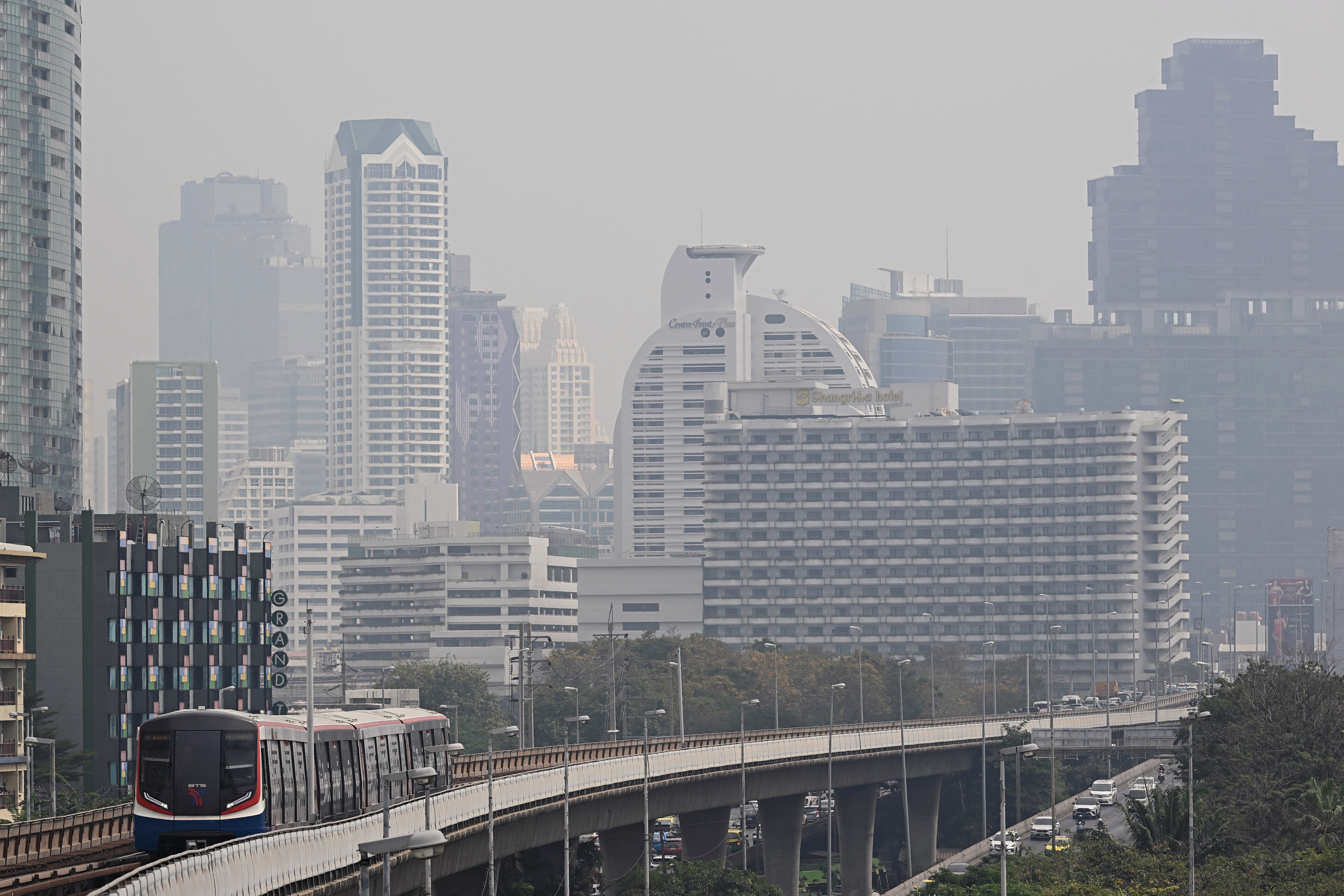 ¿Hielo en el cielo para combatir la contaminación? El experimento de Tailandia