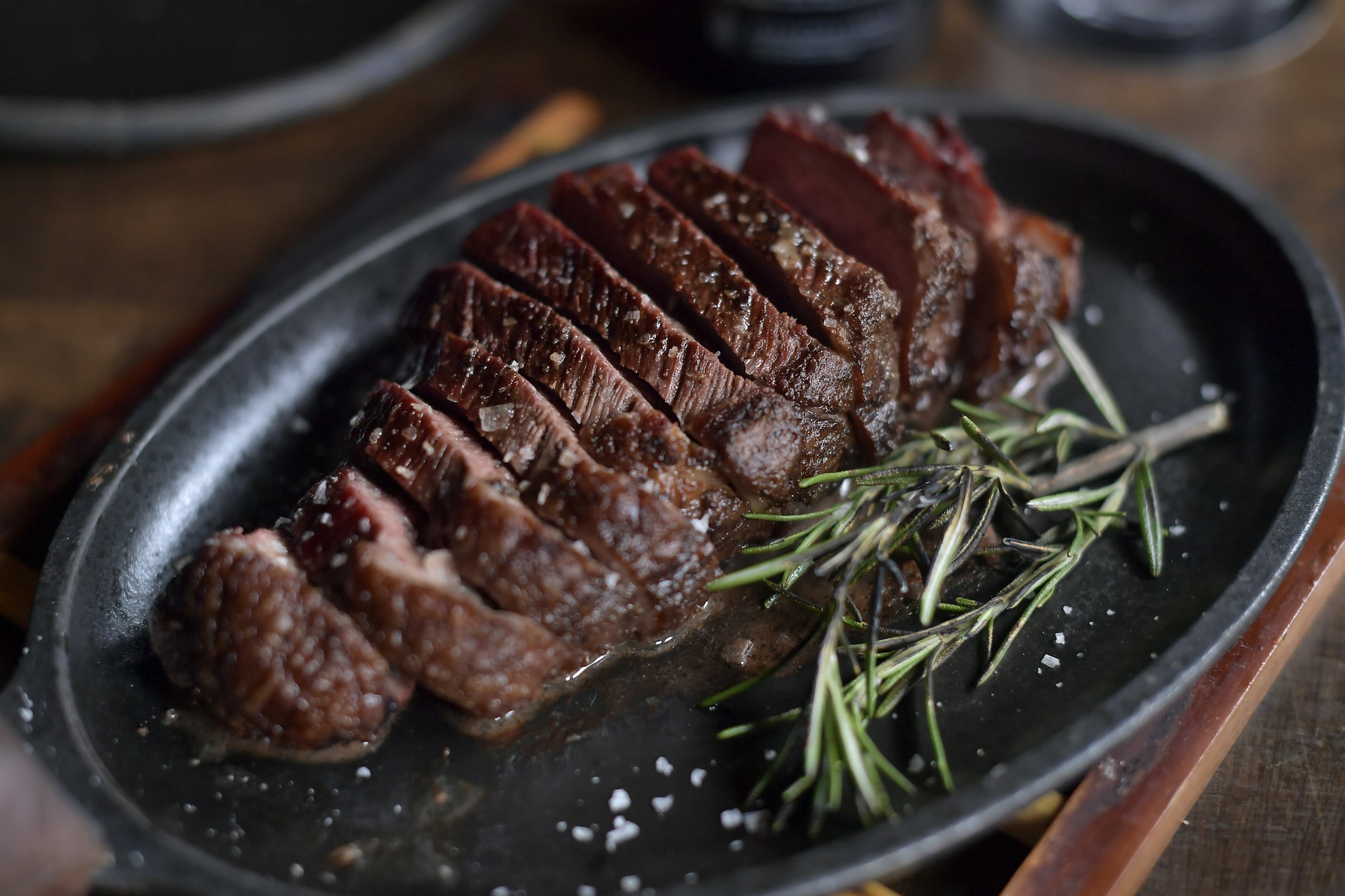 La historia de Tres Cuatro Cinco, un emblemático steakhouse en Bogotá
