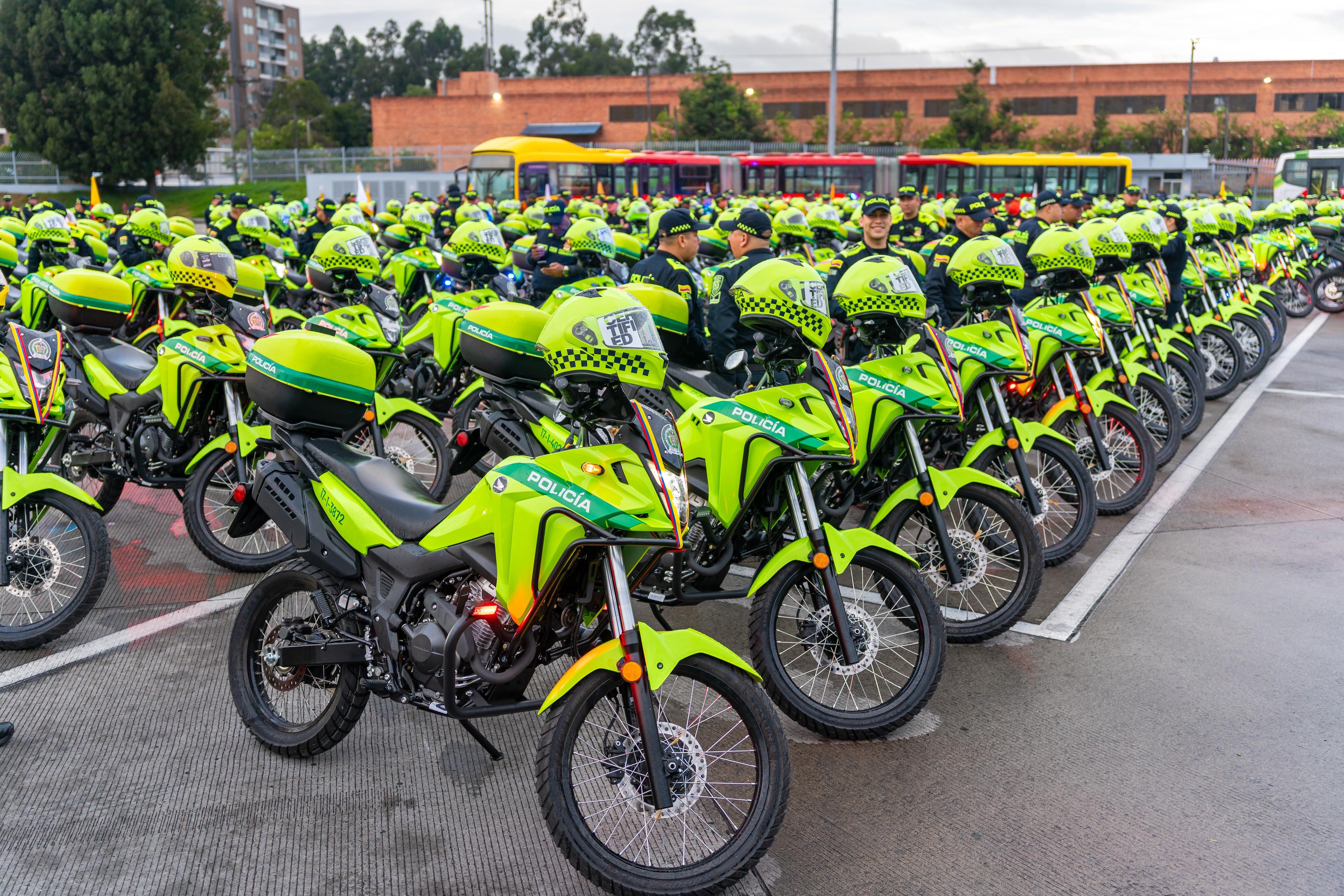 Con más motos, Policía refuerza la seguridad en Transmilenio