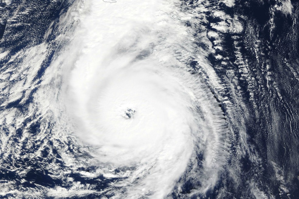 Ophelia ya es categoría 3 y se convierte en el huracán que más se ha acercado a Europa
