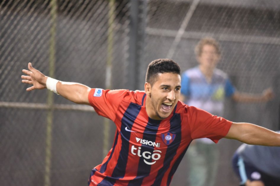 Cecilio Domínguez, convocado por Paraguay para suplir bajas de Federico Santander y Edgar Benítez