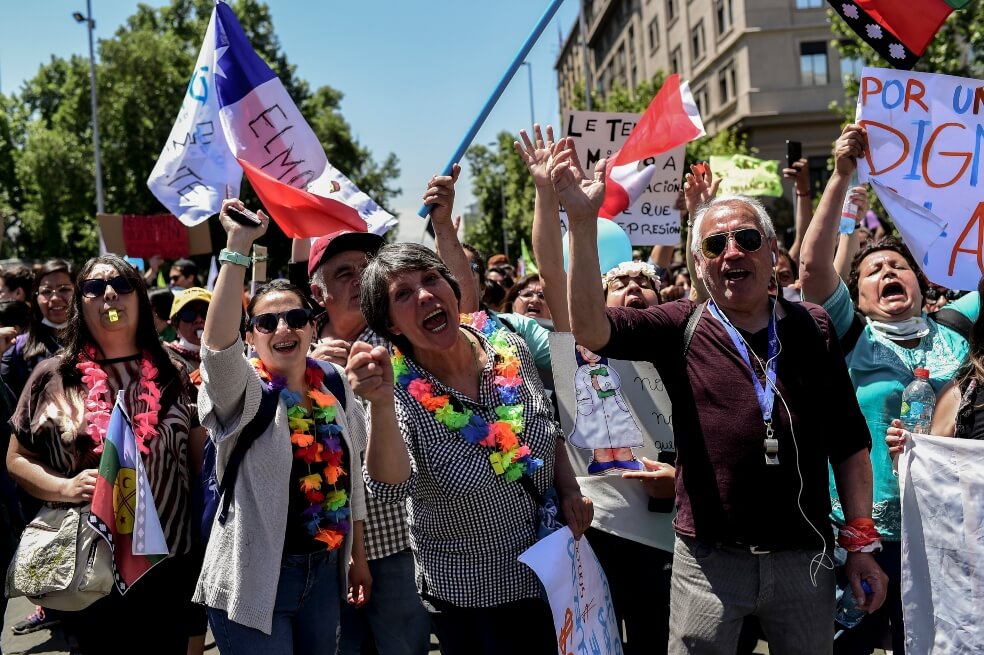 Gobierno chileno vuelve a reunirse con oposición para detener protestas, ¿servirá esta vez?