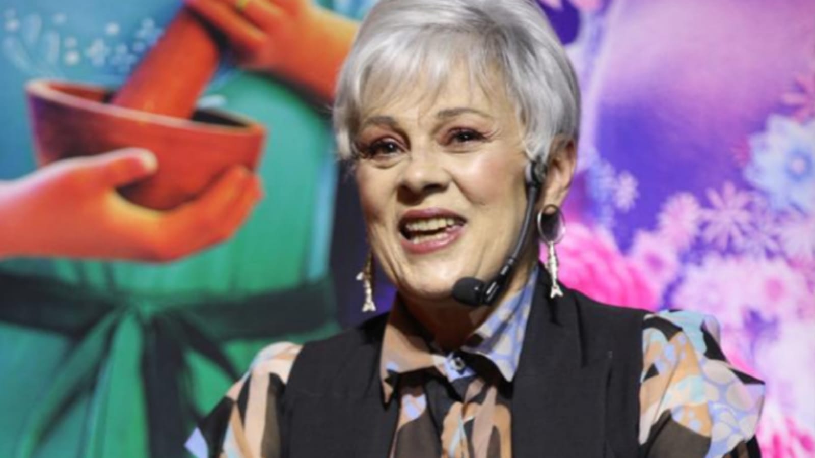 La larga trayectoria artística de María Cecilia Botero la llevó a interpretar a la abuela Alma tanto en la versión español como en inglés.
