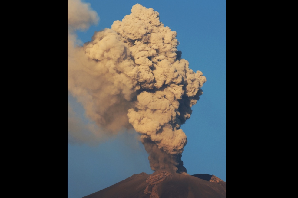 La actividad del volcán Popocatépetl incrementó el pasado 19 de mayo y, desde entonces, se ha ido intensificando.
