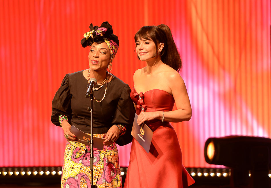Nina Caicedo y Flora Martínez