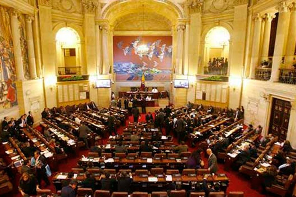 Denuncian ‘campaña negra’ en elección para secretario del Senado