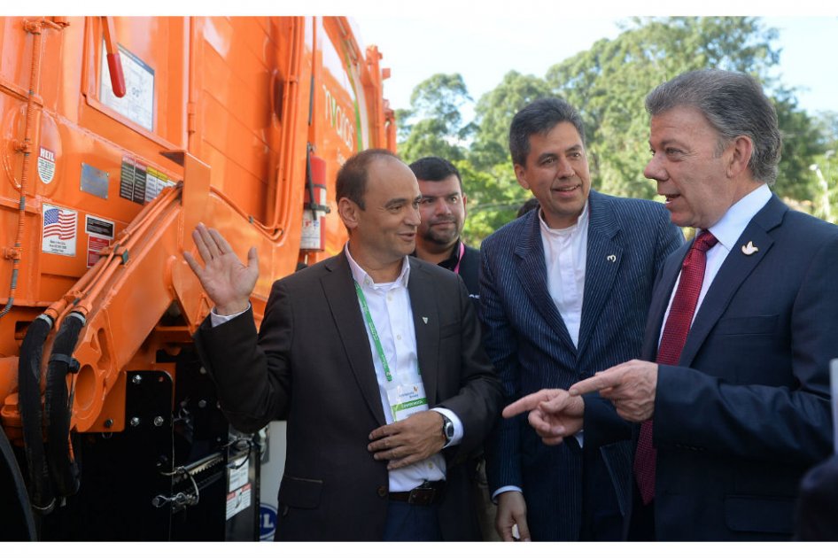 El Jefe de Estado asistió al XVIII Congreso de Naturgas, que se celebró en Medellín y se centró en el tema de innovación y ciudades sostenibles. /Presidencia