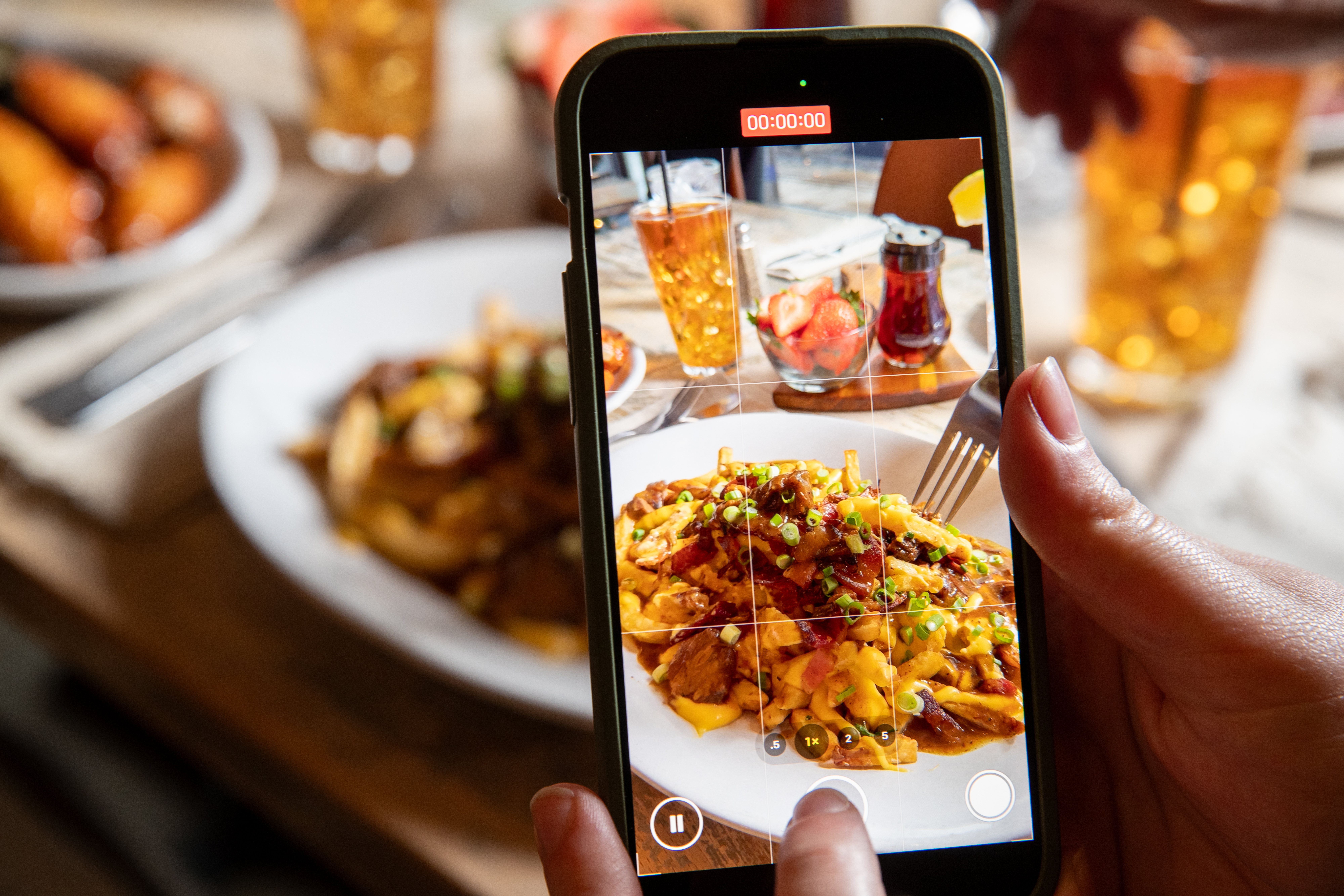 ¿Por qué algunos restaurantes ya no quieren influencers en sus mesas?