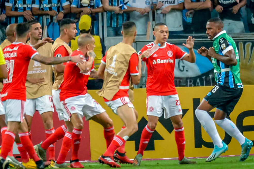 Clásico de Porto Alegre en la Libertadores termina en gresca y con ocho expulsados