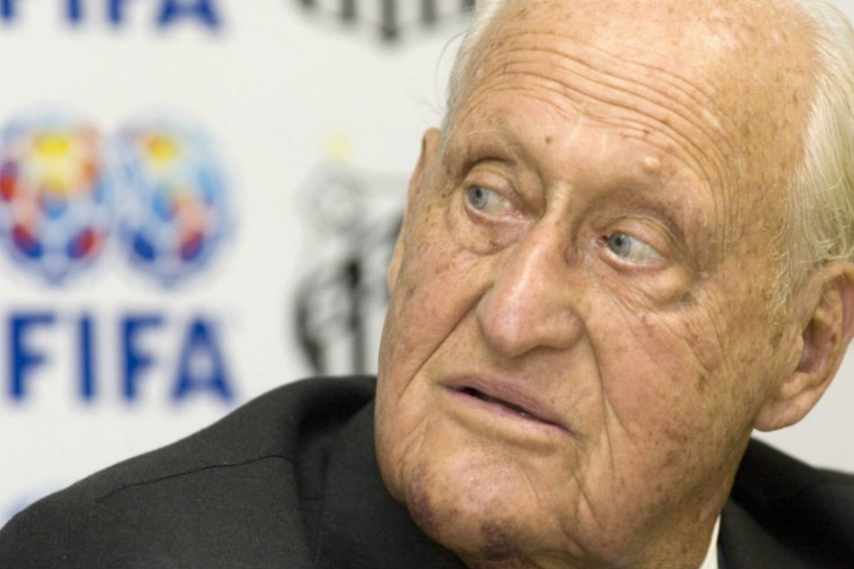 Joao Havelange, hospitalizado en Rio con neumonía