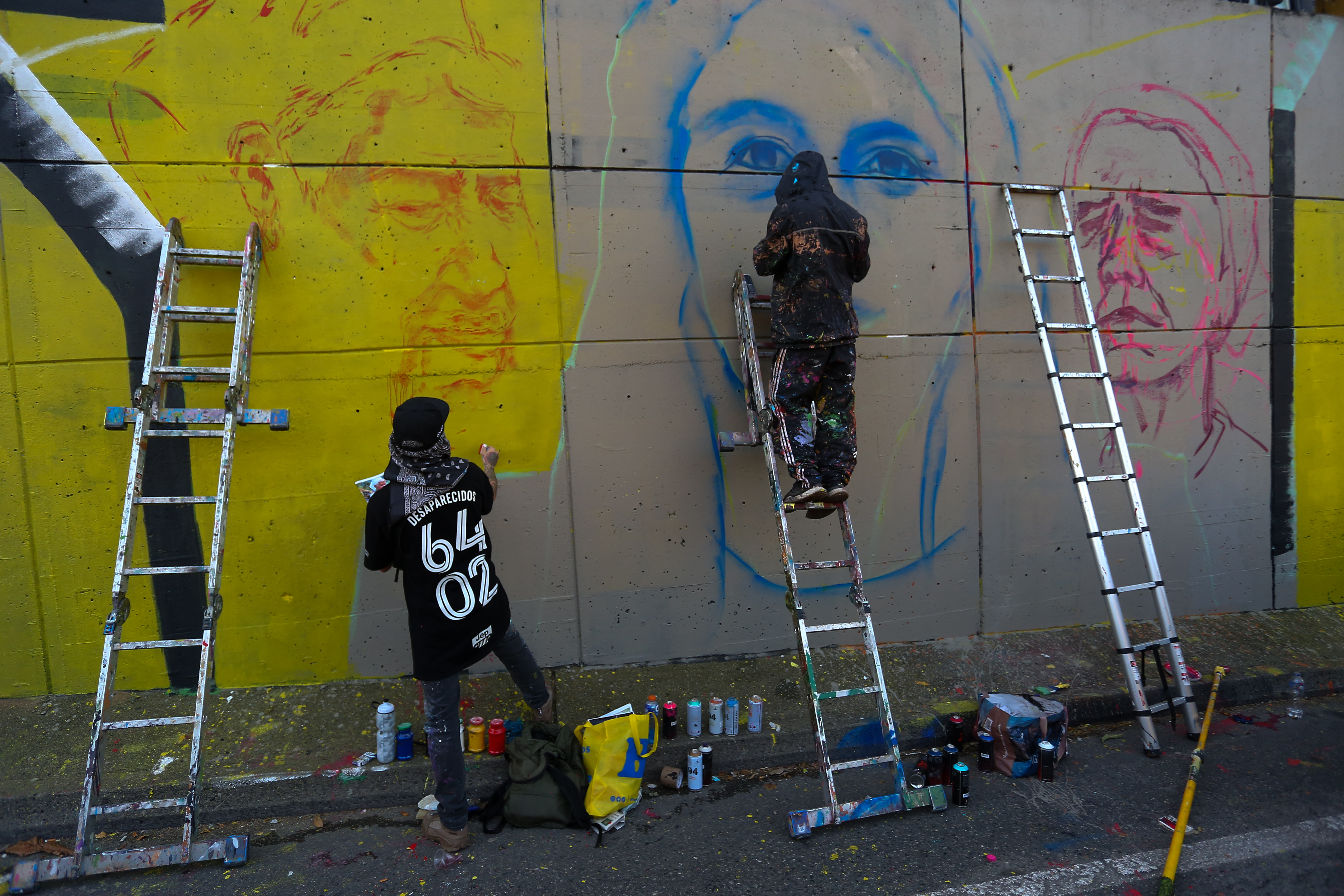 Vuelven a pintar mural en Medellín "Las cuchas tienen razón"