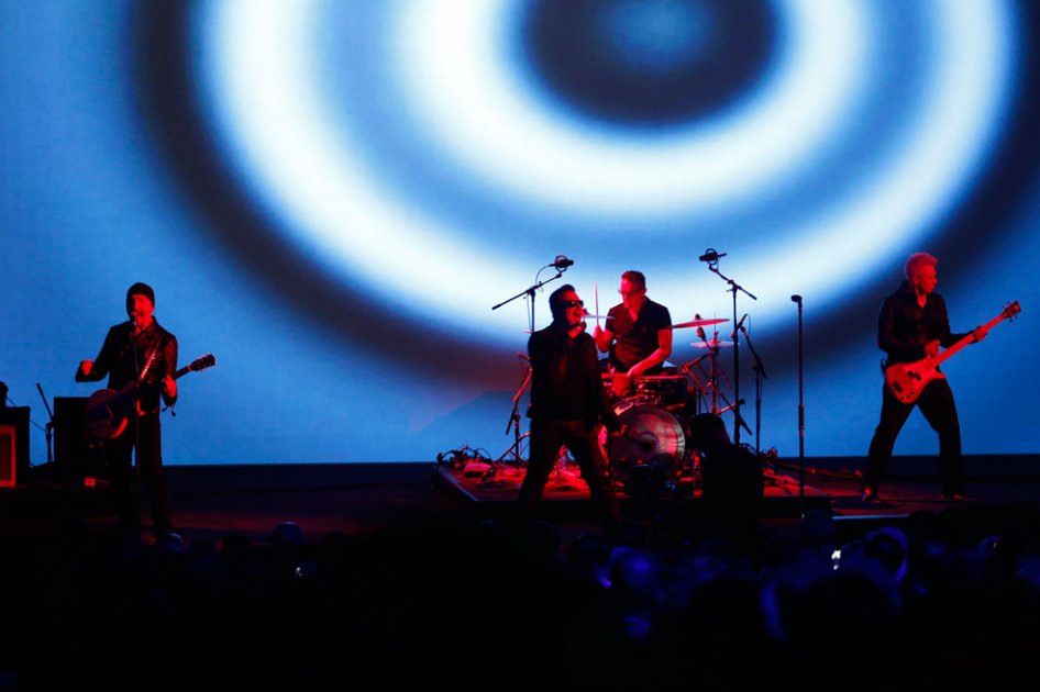 U2 en el lanzamiento de "Songs of Innocence".