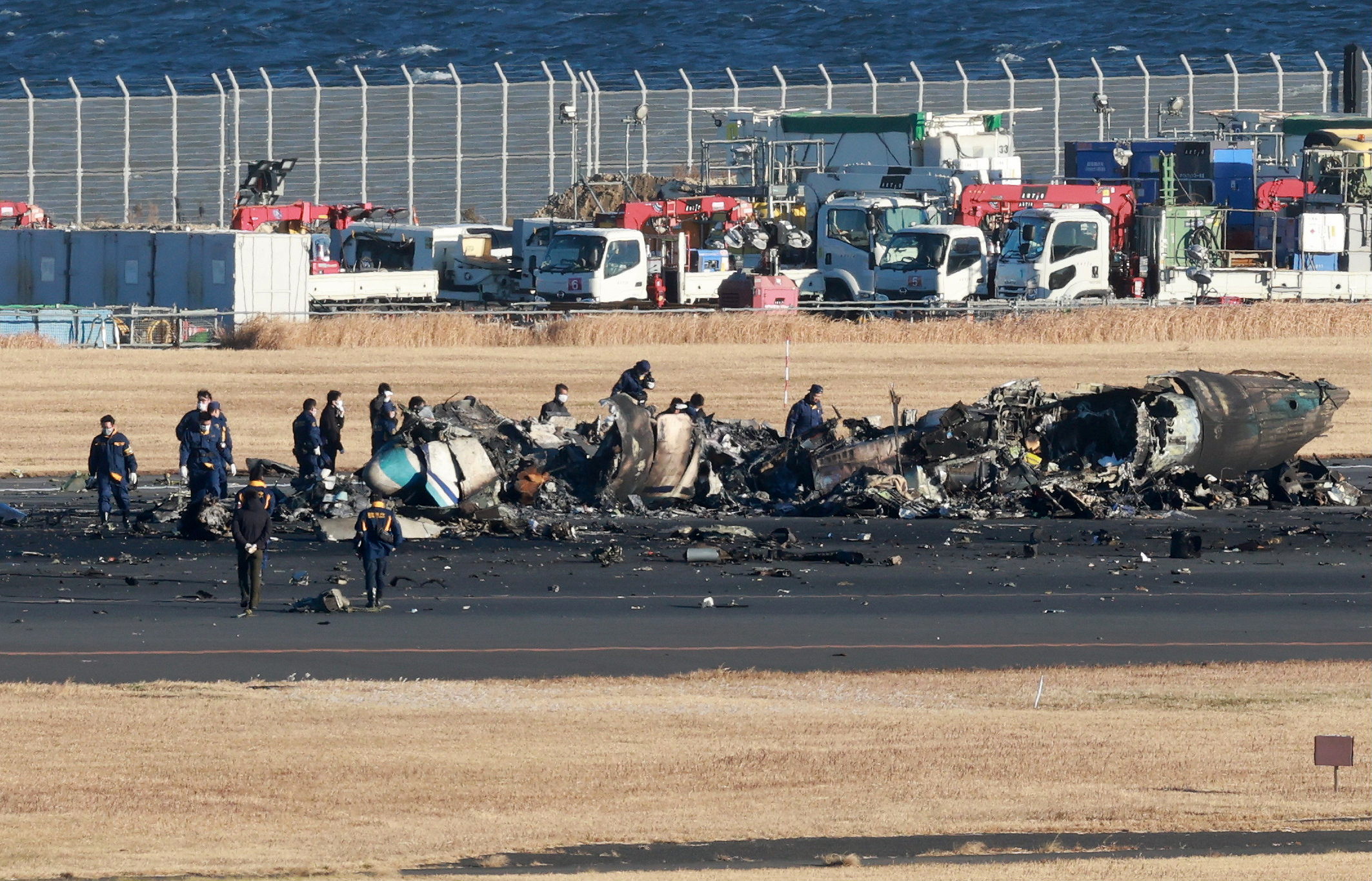 Accidente en Japón: los pilotos no sabían que el avión estaba en llamas