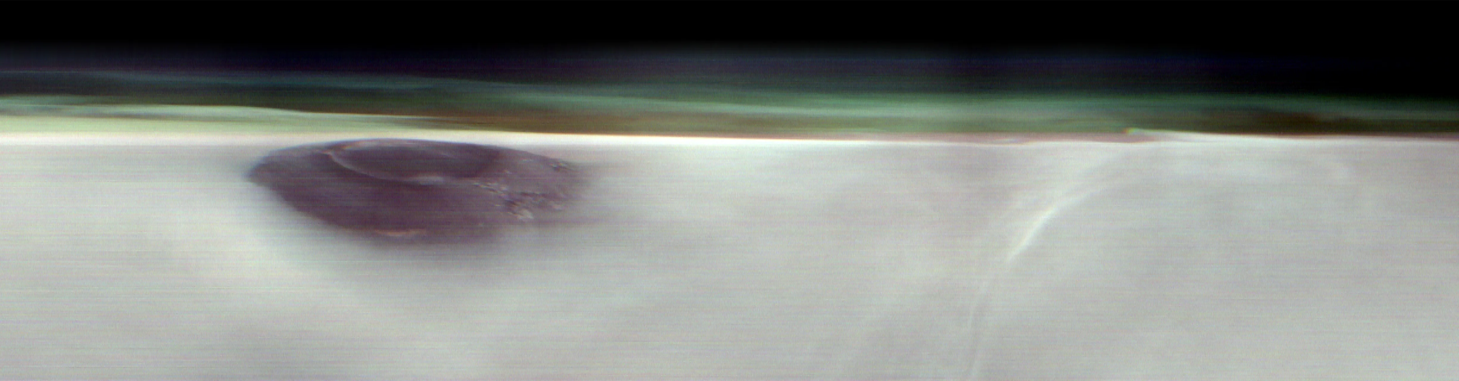La NASA publica la primera imagen de un volcán marciano en el horizonte