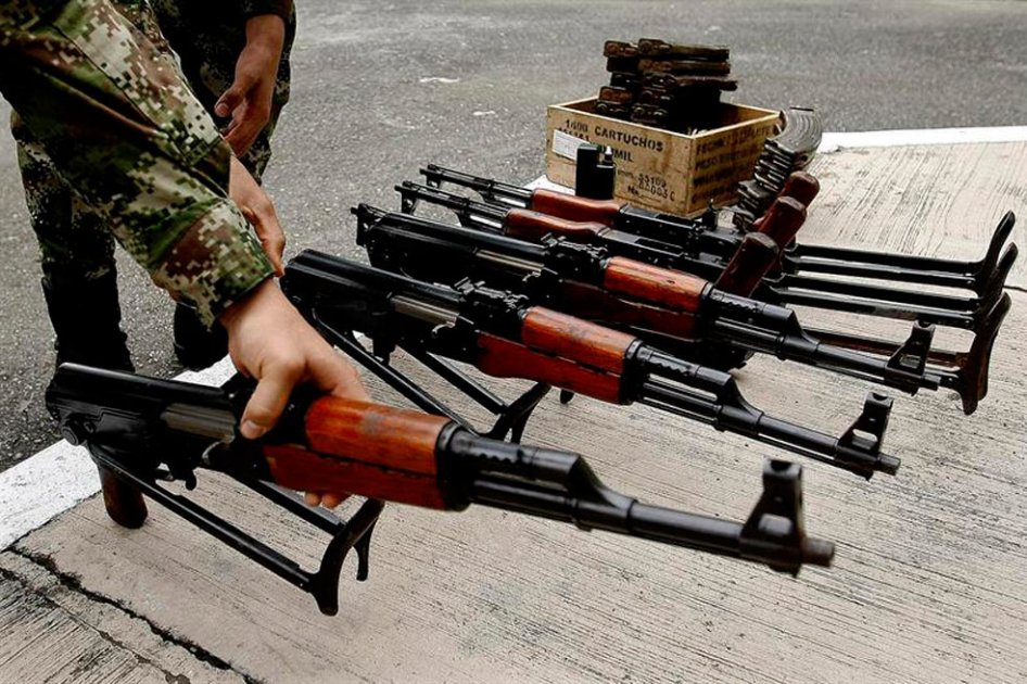 Faltan alrededor de 7.000 milicianos por entregar armas