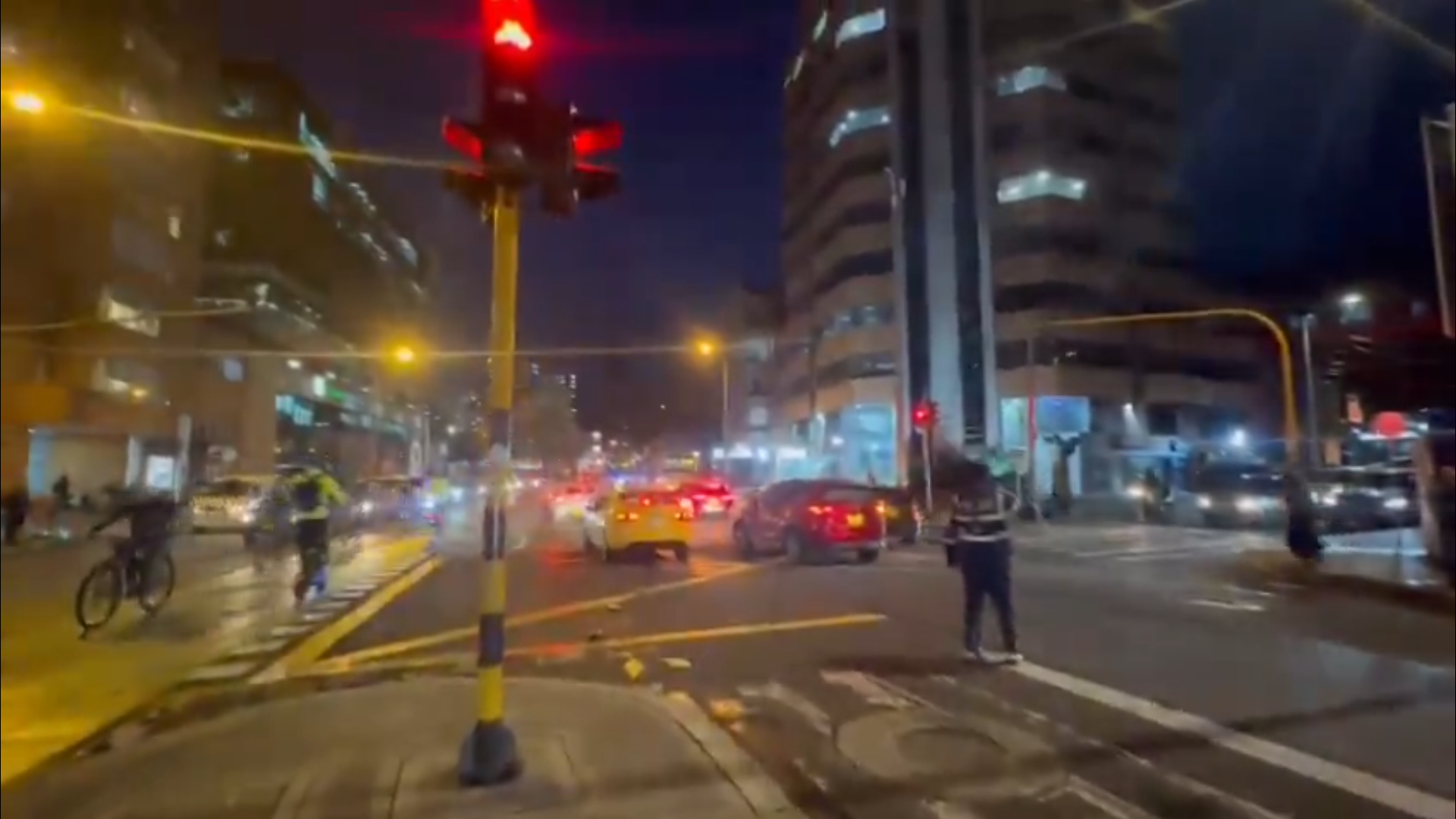 Movilidad 25 de febrero: congestión vehícular en la carrera 7