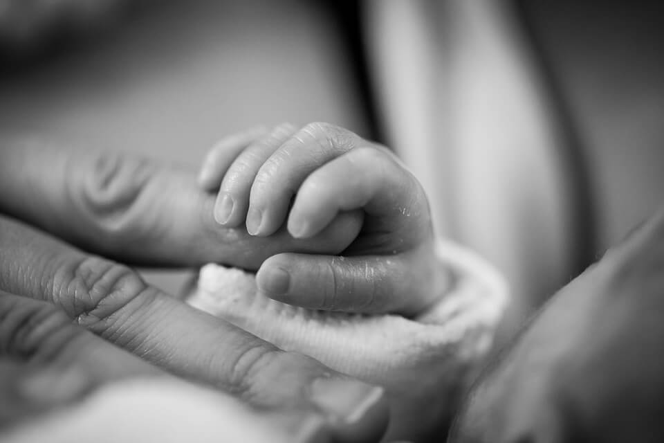 Encuentran en Bogotá a bebé que habría sido vendido por su madre en Ibagué