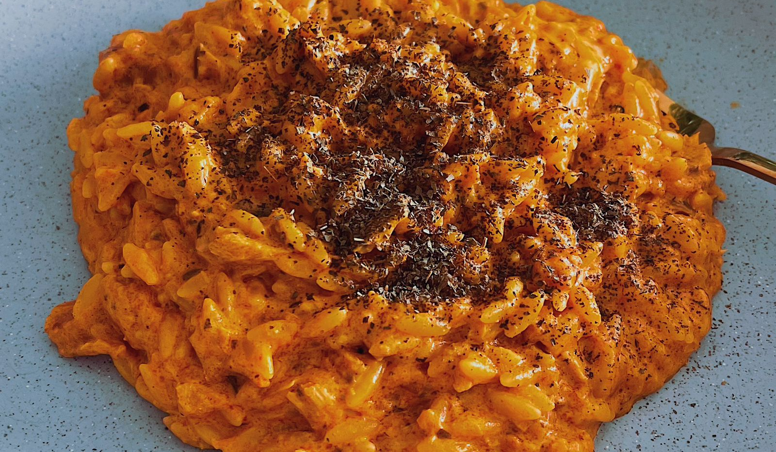 Aquí está la receta para preparar un risoni cremoso de atún