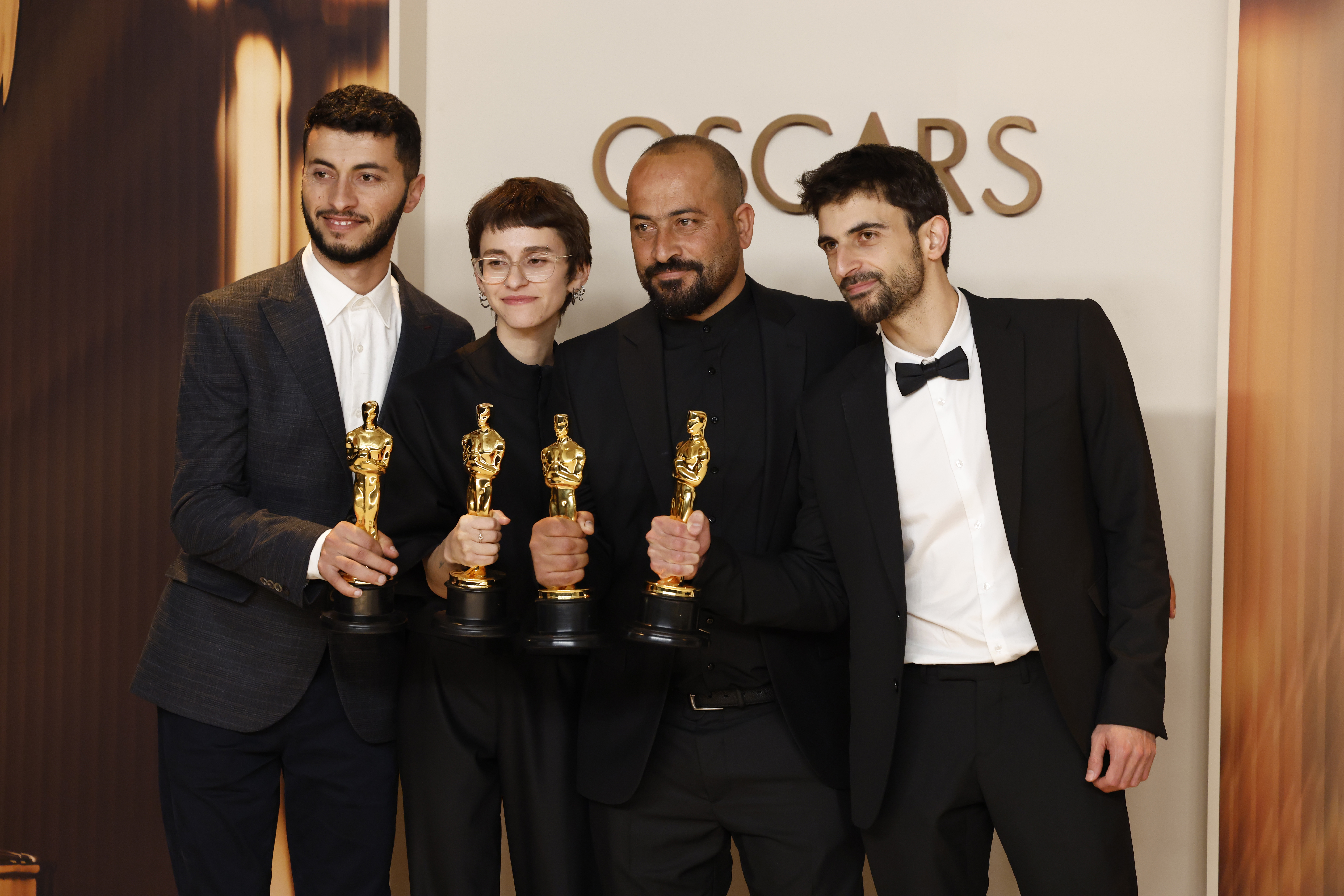 LOS ANGELES (United States), 03/03/2025.- (L-R) Basel Adra, Rachel Szor, Hamdan Ballal and Yuval Abraham, winners of the Best Documentary Feature Film for “No Other Land”, pose in the press room during the 97th annual Academy Awards ceremony at the Dolby Theatre in the Hollywood neighborhood of Los Angeles, California, USA, 02 March 2025. (Basilea) EFE/EPA/CAROLINE BREHMAN