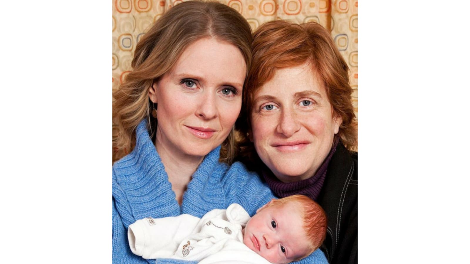 'Miranda Hobbes', de Sex and the City,  se convirtió en madre de Max, quien fue fecundado en el vientre de su esposa, Christine Marinoni.