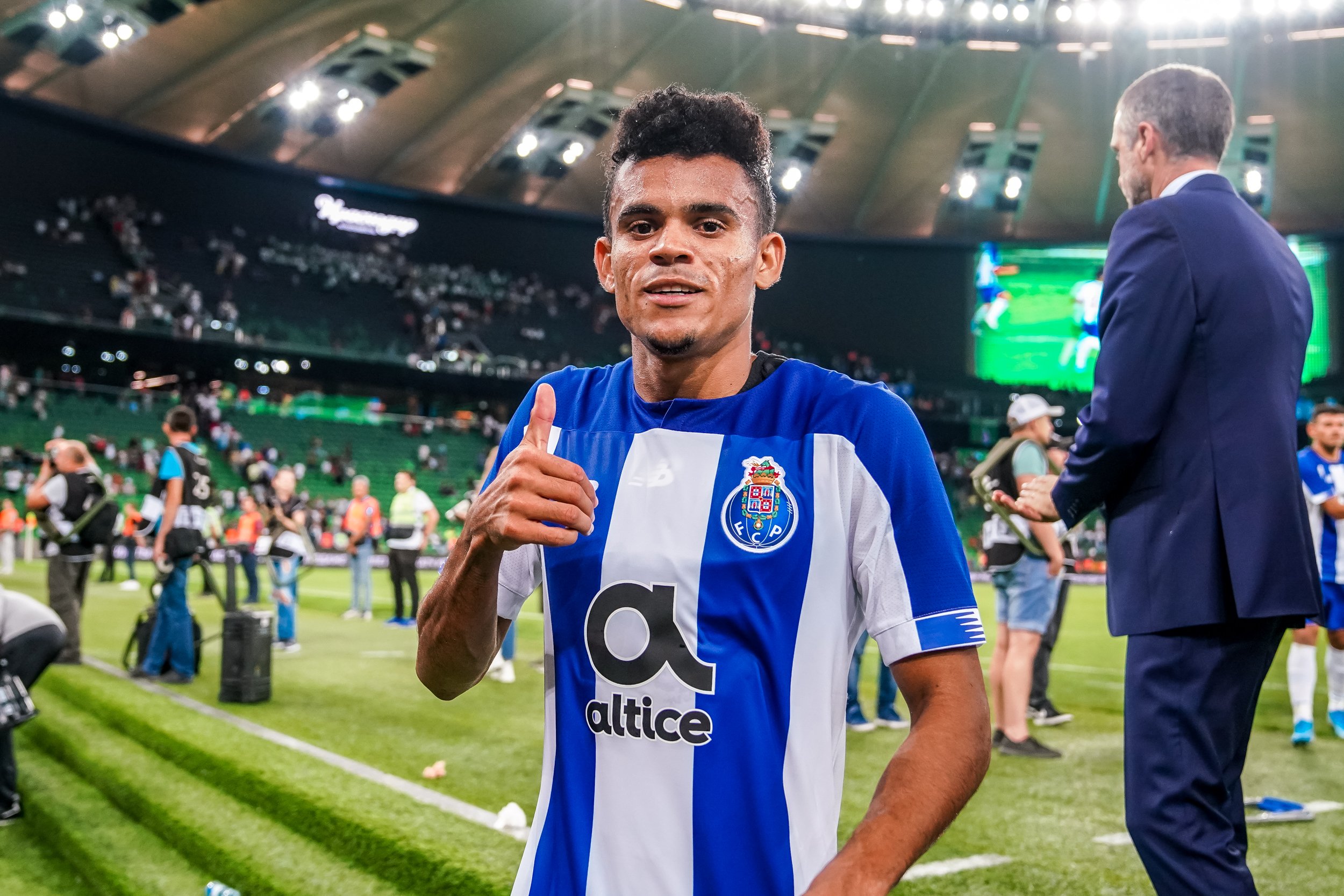 Luis Díaz se lesionó con el Porto a tres semanas de las Eliminatorias