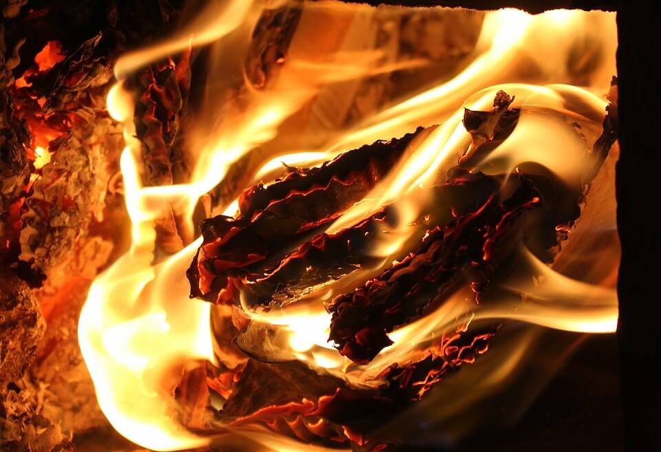 Una mujer murió por un incendio en la Sierra Nevada
