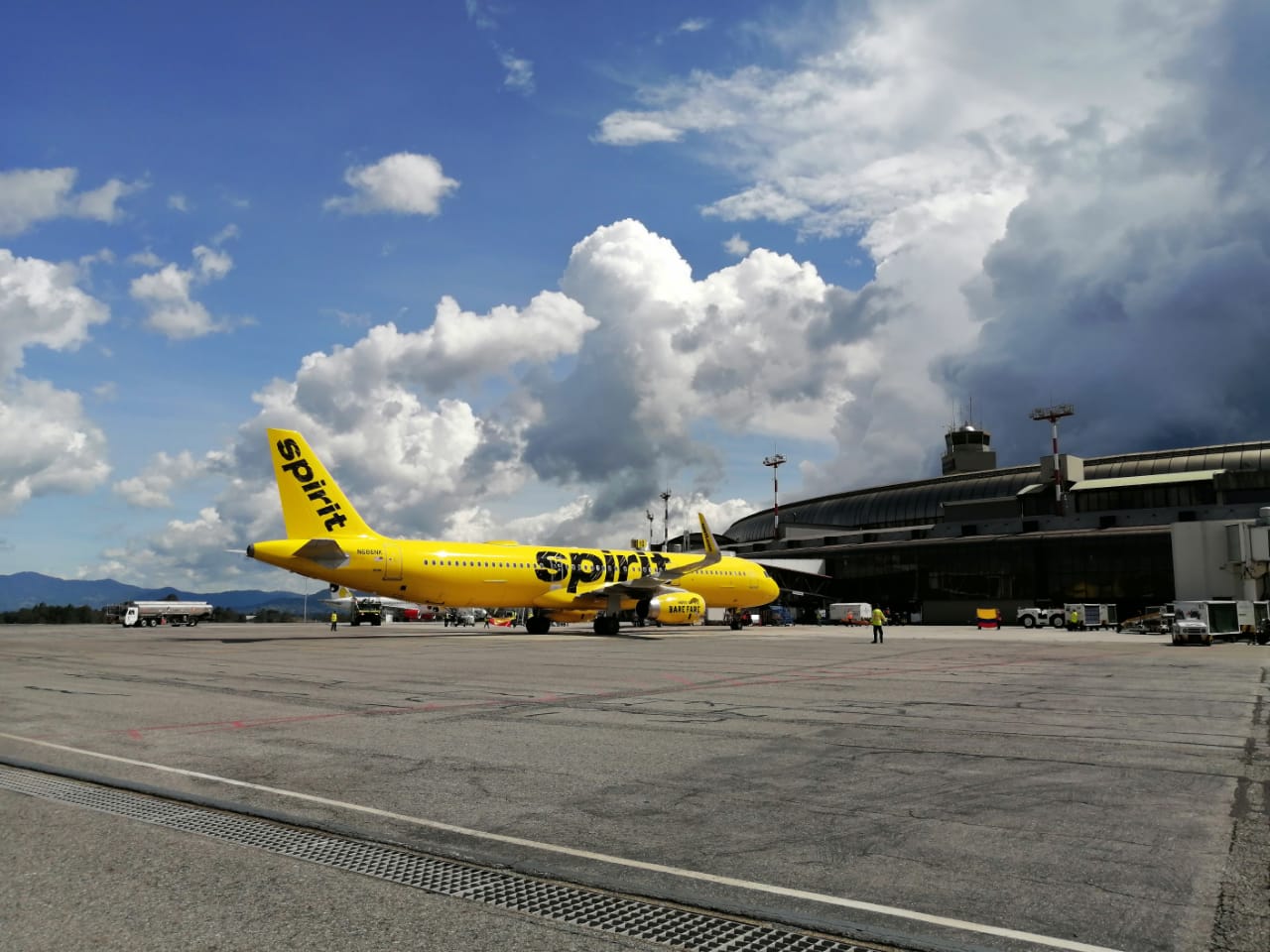 Así fue el primer vuelo comercial internacional desde Colombia