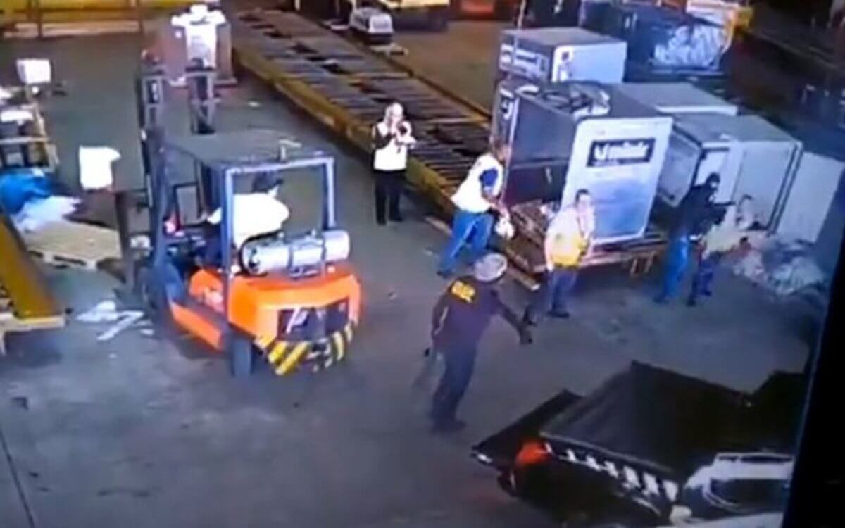 Ladrones se hicieron pasar por policías y robaron 750 kilos de oro en Brasil