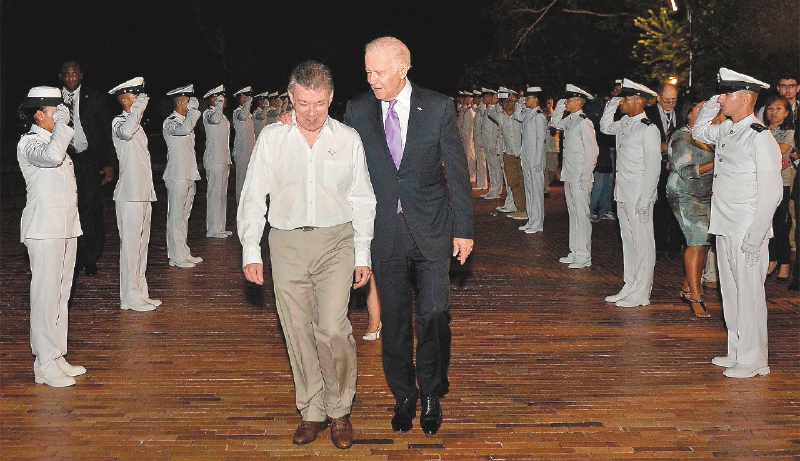 El entonces presidente Juan Manuel Santos recibió al entonces vicepresidente de Estados Unidos, Joe Biden, en la Casa de Huéspedes Ilustres de Cartagena en 2016. Mantienen buena relación.
