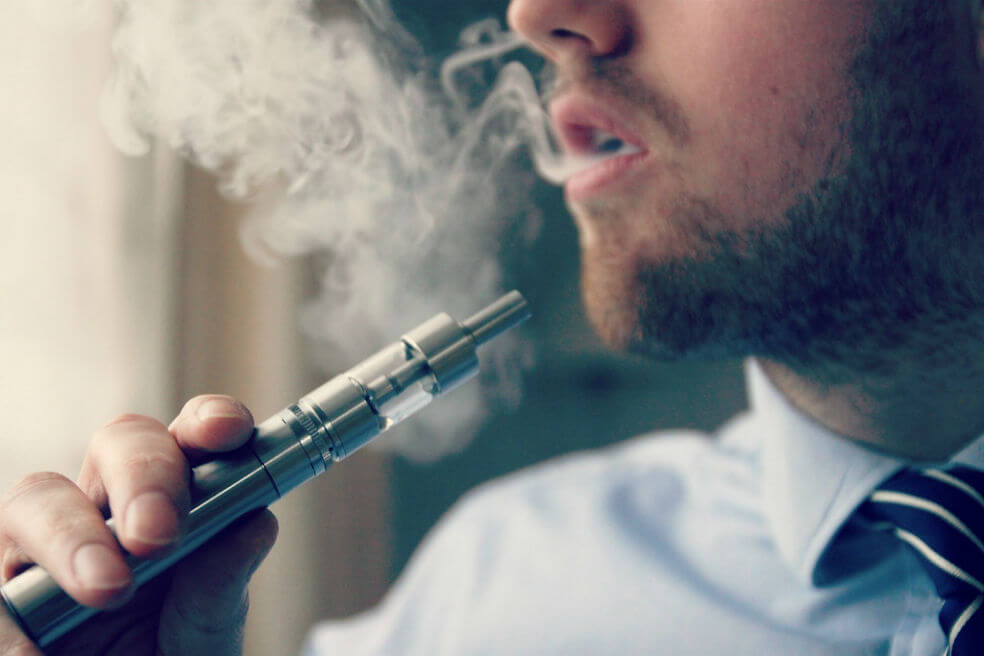 Estados Unidos prohibió algunos sabores artificiales en cigarrillos electrónicos