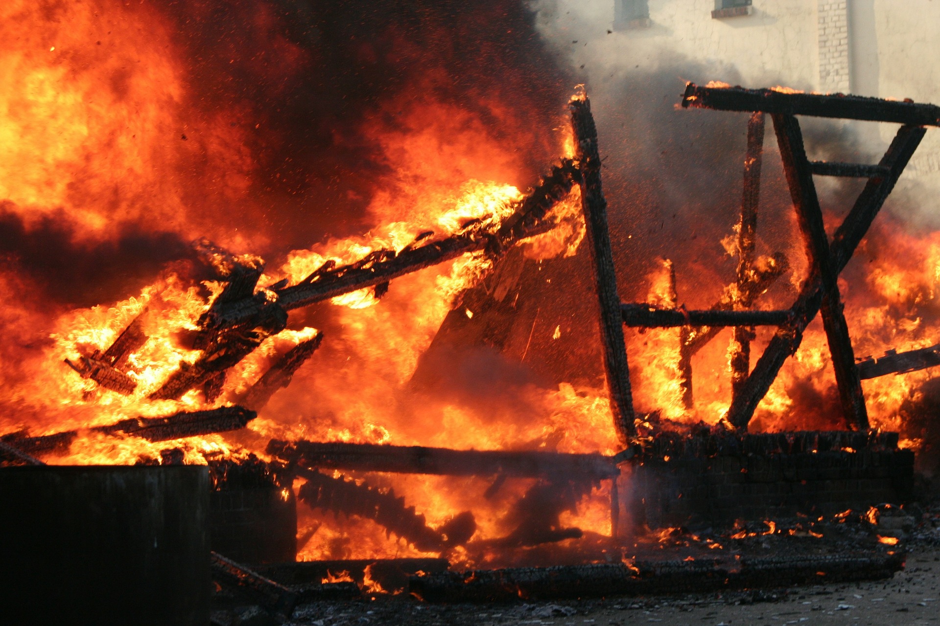 Niña de 13 años murió atrapada en incendio en una casa en Rionegro, Santander