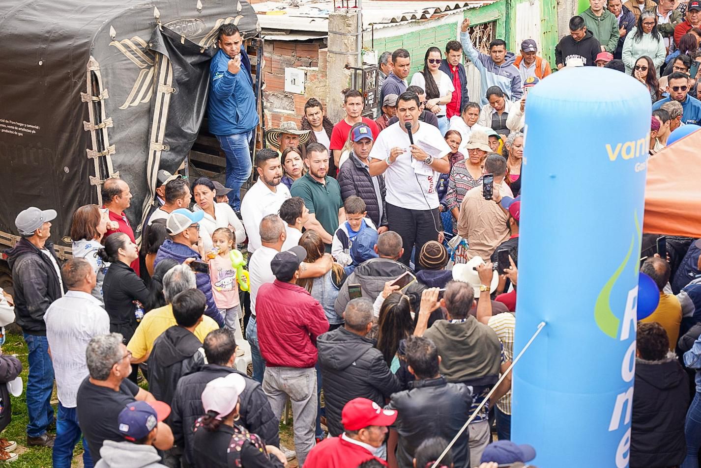 Soacha legalizará 15 barrios y anuncia obras para abastecimiento de gas