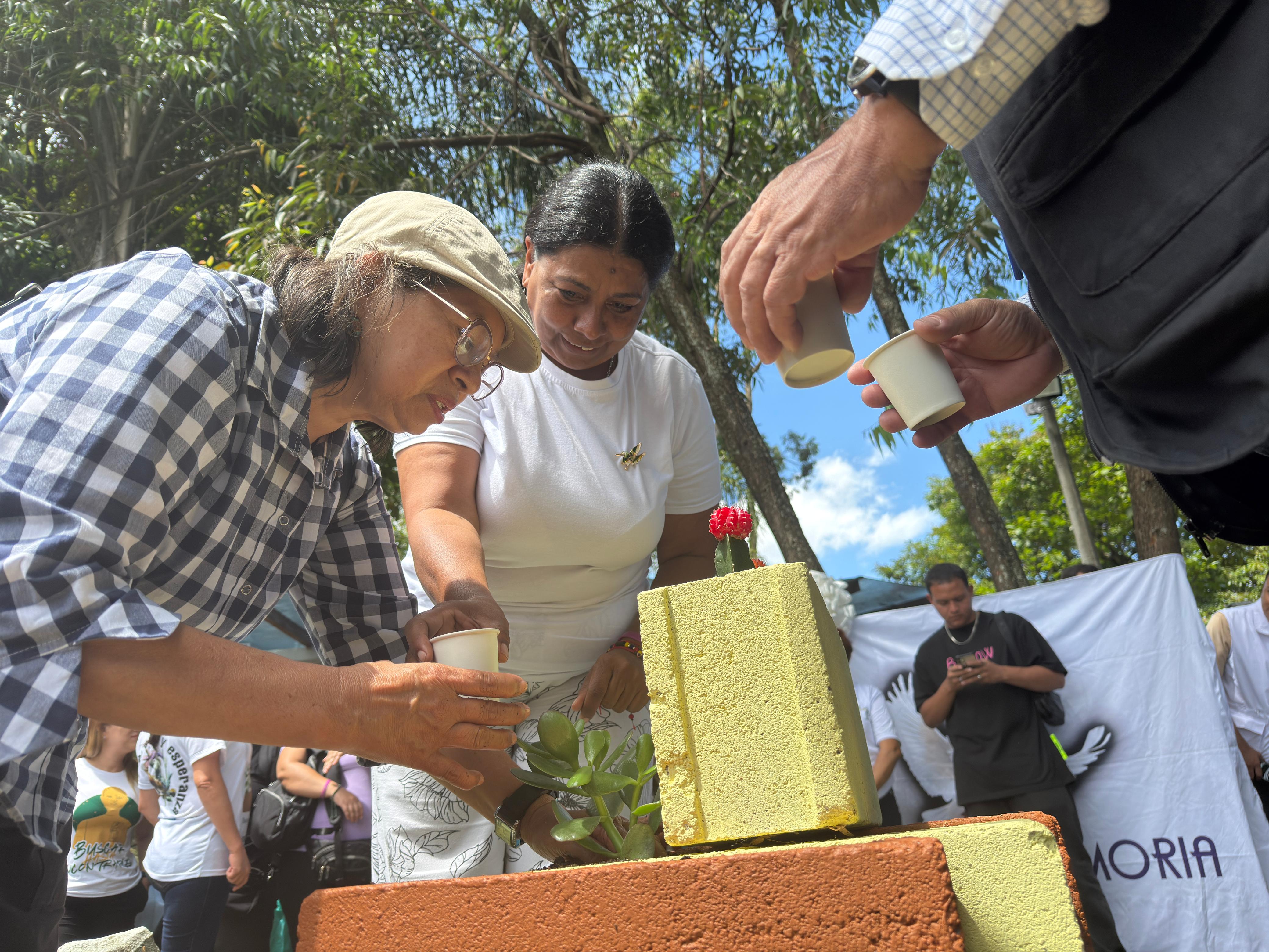 Según cifras de la Unidad, más de 10.000 personas permanecen desaparecidas en Antioquia.