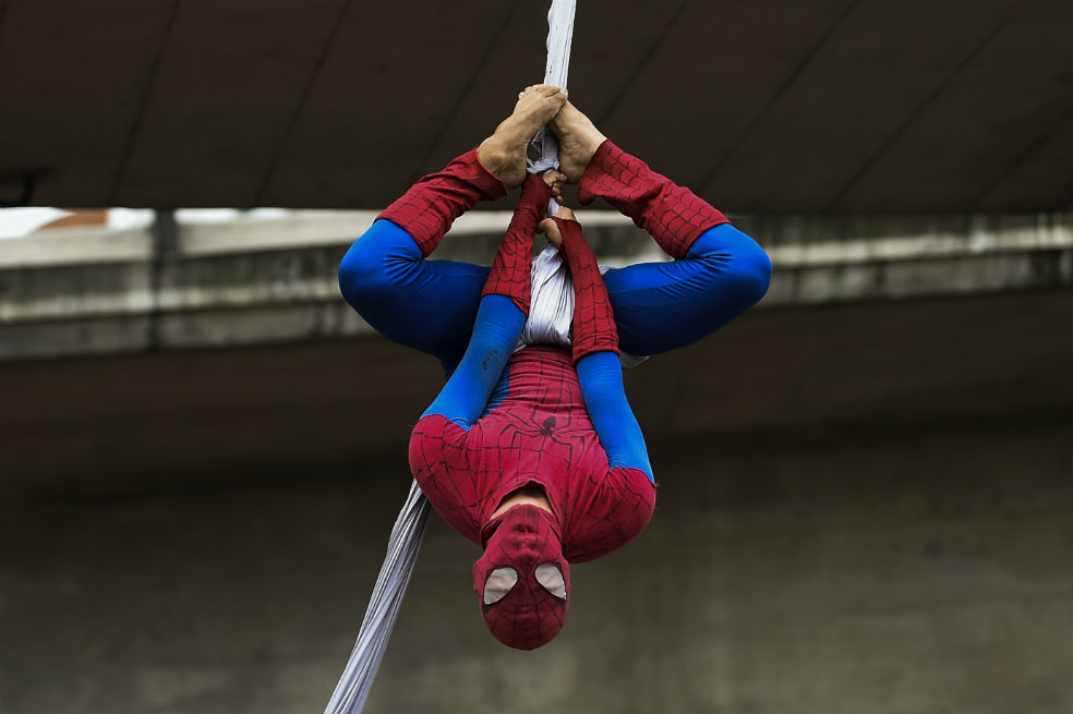 «Spiderman» se pasea por Bogotá